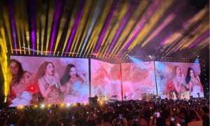 Shakira exalta força da mulher, solteirice e manda indiretas para Piqué em show em São Paulo
